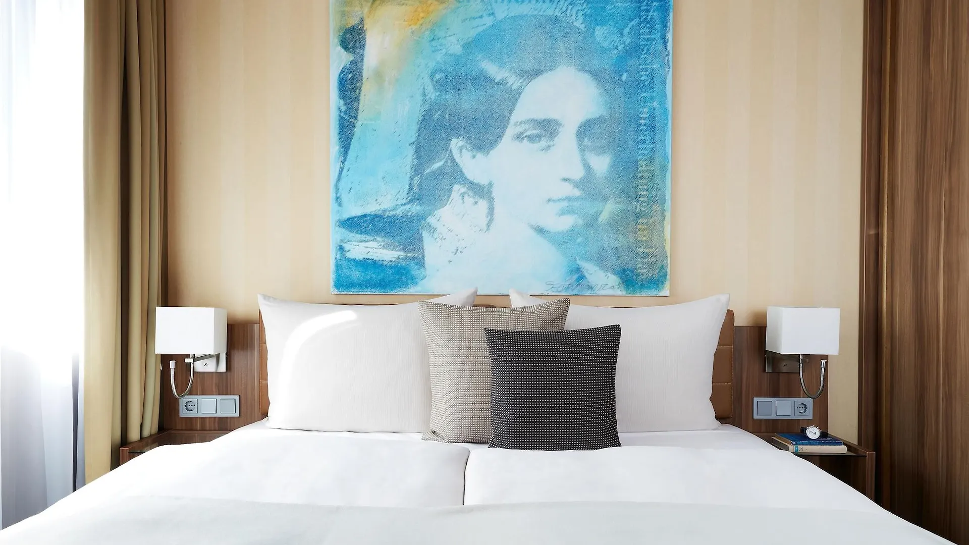 Living Hotel Duesseldorf 4*, Düsseldorf